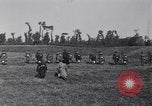 Standbild Französische und britische Infanterie in der Schlacht von Moulin Briete Ersten Weltkrieg Belgien, 1916, aus Sekunde 58 historischem Filmmaterial Videoclip 65675027544