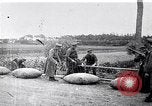 Image radeaux faite de perches et de sacs de toile Belgique, 1915, de la seconde 9 séquences d'archives historiques vidéo 65675027547