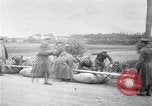 Image radeaux faite de perches et de sacs de toile Belgique, 1915, de la seconde 22 séquences d'archives historiques vidéo 65675027547