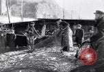Standbild alte Fischer Sidmouth England, 1916, aus Sekunde 18 historischem Filmmaterial Videoclip 65675027556