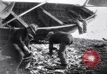 Standbild alte Fischer Sidmouth England, 1916, aus Sekunde 22 historischem Filmmaterial Videoclip 65675027556