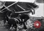 Standbild alte Fischer Sidmouth England, 1916, aus Sekunde 29 historischem Filmmaterial Videoclip 65675027556