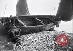 Standbild alte Fischer Sidmouth England, 1916, aus Sekunde 32 historischem Filmmaterial Videoclip 65675027556