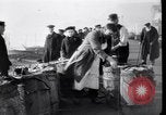 Standbild alte Fischer Sidmouth England, 1916, aus Sekunde 44 historischem Filmmaterial Videoclip 65675027556