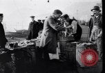 Standbild alte Fischer Sidmouth England, 1916, aus Sekunde 45 historischem Filmmaterial Videoclip 65675027556