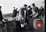 Standbild alte Fischer Sidmouth England, 1916, aus Sekunde 46 historischem Filmmaterial Videoclip 65675027556