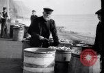 Standbild alte Fischer Sidmouth England, 1916, aus Sekunde 49 historischem Filmmaterial Videoclip 65675027556