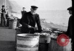 Standbild alte Fischer Sidmouth England, 1916, aus Sekunde 50 historischem Filmmaterial Videoclip 65675027556
