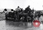 Immagine di Francese soldati prima guerra mondiale cross creek Maurepas Yvelines Francia, 1917, secondo 8 filmato di repertorio 65675027557