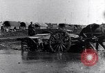 Immagine di Francese soldati prima guerra mondiale cross creek Maurepas Yvelines Francia, 1917, secondo 11 filmato di repertorio 65675027557