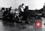 Immagine di Francese soldati prima guerra mondiale cross creek Maurepas Yvelines Francia, 1917, secondo 17 filmato di repertorio 65675027557