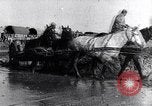 Immagine di Francese soldati prima guerra mondiale cross creek Maurepas Yvelines Francia, 1917, secondo 18 filmato di repertorio 65675027557