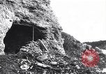 Standbild französischen machine gun emplacement Ersten Weltkrieg Maurepas Yvelines Frankreich, 1917, aus Sekunde 19 historischem Filmmaterial Videoclip 65675027558