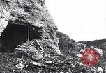 Standbild französischen machine gun emplacement Ersten Weltkrieg Maurepas Yvelines Frankreich, 1917, aus Sekunde 20 historischem Filmmaterial Videoclip 65675027558