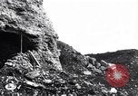 Standbild französischen machine gun emplacement Ersten Weltkrieg Maurepas Yvelines Frankreich, 1917, aus Sekunde 22 historischem Filmmaterial Videoclip 65675027558