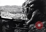 Standbild französischen machine gun emplacement Ersten Weltkrieg Maurepas Yvelines Frankreich, 1917, aus Sekunde 29 historischem Filmmaterial Videoclip 65675027558