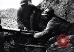 Standbild französischen machine gun emplacement Ersten Weltkrieg Maurepas Yvelines Frankreich, 1917, aus Sekunde 32 historischem Filmmaterial Videoclip 65675027558