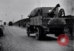 Standbild Transport Französische Artillerie Ersten Weltkrieg Maurepas Yvelines Frankreich, 1917, aus Sekunde 15 historischem Filmmaterial Videoclip 65675027559