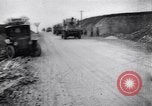 Standbild Transport Französische Artillerie Ersten Weltkrieg Maurepas Yvelines Frankreich, 1917, aus Sekunde 32 historischem Filmmaterial Videoclip 65675027559