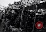 Standbild französischen Gräben während Ersten Weltkrieg Frankreich, 1917, aus Sekunde 19 historischem Filmmaterial Videoclip 65675027561