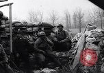 Standbild französischen Gräben während Ersten Weltkrieg Frankreich, 1917, aus Sekunde 35 historischem Filmmaterial Videoclip 65675027561
