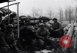 Standbild französischen Gräben während Ersten Weltkrieg Frankreich, 1917, aus Sekunde 37 historischem Filmmaterial Videoclip 65675027561