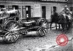 Immagine di Esercito francese rinforzi soldato legata a Verdun Verdun Francia, 1916, secondo 60 filmato di repertorio 65675027563