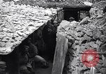 Image Première Guerre Mondiale armée française tranchée dans une carrière de pierres France, 1916, de la seconde 33 séquences d'archives historiques vidéo 65675027564