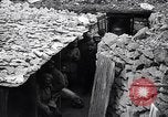 Image Première Guerre Mondiale armée française tranchée dans une carrière de pierres France, 1916, de la seconde 35 séquences d'archives historiques vidéo 65675027564