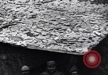 Image Première Guerre Mondiale armée française tranchée dans une carrière de pierres France, 1916, de la seconde 45 séquences d'archives historiques vidéo 65675027564
