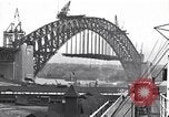 Image Sydney Harbour Bridge en construction Sydney Australie, 1930, de la seconde 12 séquences d'archives historiques vidéo 65675027569