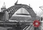 Image Sydney Harbour Bridge en construction Sydney Australie, 1930, de la seconde 13 séquences d'archives historiques vidéo 65675027569