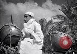 Image North African peuple nomade en Afrique du Nord, 1930, de la seconde 37 séquences d'archives historiques vidéo 65675027571