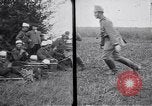 Immagine di Il francese e il tedesco le forze in azione prima guerra mondiale Francia, 1917, secondo 15 filmato di repertorio 65675027572