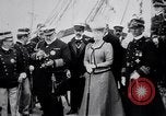 Standbild King Edward VII mit italienischen König Viktor Emanuel III Gaeta Italien, 1907, aus Sekunde 18 historischem Filmmaterial Videoclip 65675027573