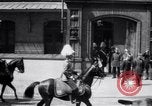 Immagine di Lo Zar Nicola II visitando il Kaiser Guglielmo II Germania, 1913, secondo 25 filmato di repertorio 65675027575