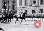 Immagine di Lo Zar Nicola II visitando il Kaiser Guglielmo II Germania, 1913, secondo 52 filmato di repertorio 65675027575