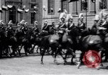Immagine di Lo Zar Nicola II visitando il Kaiser Guglielmo II Germania, 1913, secondo 56 filmato di repertorio 65675027575