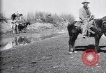 Standbild US Army Soldaten unterwegs Strafexpedition oder Pancho Villa Mexiko, 1916, aus Sekunde 53 historischem Filmmaterial Videoclip 65675027576