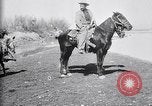 Standbild US Army Soldaten unterwegs Strafexpedition oder Pancho Villa Mexiko, 1916, aus Sekunde 60 historischem Filmmaterial Videoclip 65675027576