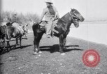 Standbild US Army Soldaten unterwegs Strafexpedition oder Pancho Villa Mexiko, 1916, aus Sekunde 62 historischem Filmmaterial Videoclip 65675027576