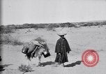 Image le camp de réfugiés de mexicains au cours de Pancho Villa expédition punitive Rio Grande Texas USA, 1916, de la seconde 12 séquences d'archives historiques vidéo 65675027577