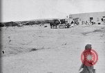 Image le camp de réfugiés de mexicains au cours de Pancho Villa expédition punitive Rio Grande Texas USA, 1916, de la seconde 20 séquences d'archives historiques vidéo 65675027577