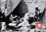 Image le camp de réfugiés de mexicains au cours de Pancho Villa expédition punitive Rio Grande Texas USA, 1916, de la seconde 46 séquences d'archives historiques vidéo 65675027577