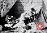 Image le camp de réfugiés de mexicains au cours de Pancho Villa expédition punitive Rio Grande Texas USA, 1916, de la seconde 48 séquences d'archives historiques vidéo 65675027577