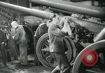 Standbild Männer Deutschland, 1940, aus Sekunde 56 historischem Filmmaterial Videoclip 65675027582