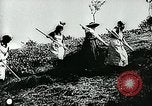 Standbild Deutsche Zivilangestellte im Zweiten Weltkrieg Deutschland, 1940, aus Sekunde 10 historischem Filmmaterial Videoclip 65675027585