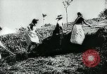 Standbild Deutsche Zivilangestellte im Zweiten Weltkrieg Deutschland, 1940, aus Sekunde 11 historischem Filmmaterial Videoclip 65675027585