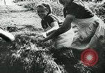 Standbild Deutsche Zivilangestellte im Zweiten Weltkrieg Deutschland, 1940, aus Sekunde 15 historischem Filmmaterial Videoclip 65675027585