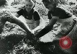 Standbild Deutsche Zivilangestellte im Zweiten Weltkrieg Deutschland, 1940, aus Sekunde 16 historischem Filmmaterial Videoclip 65675027585